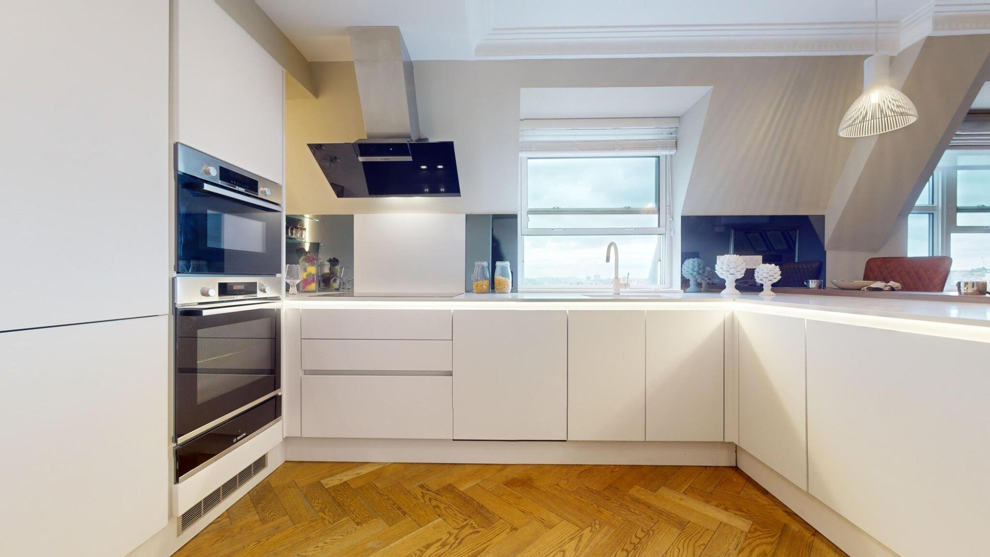 Flat Boydell Court in Greater London