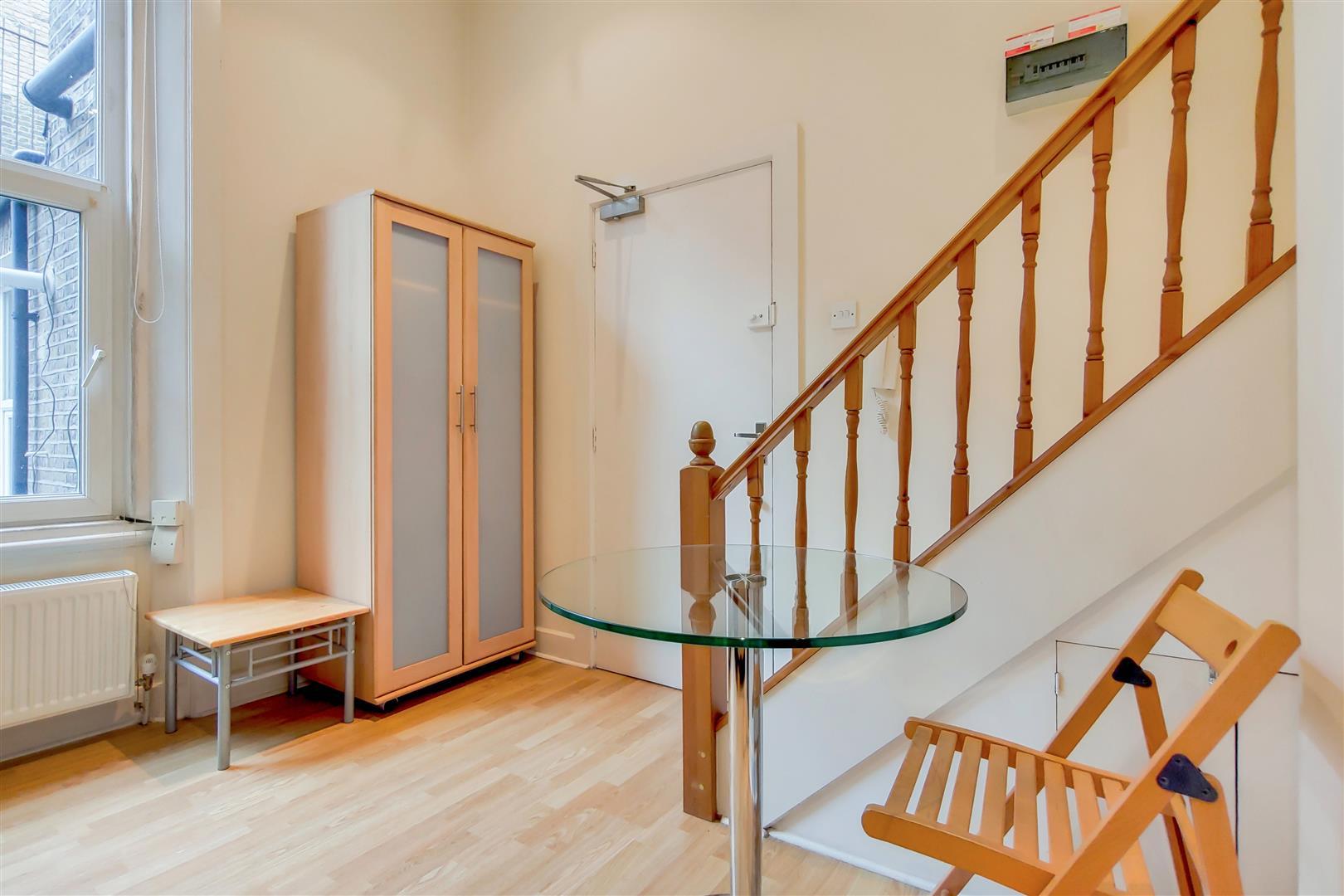 Flat Wrights Lane in Greater London