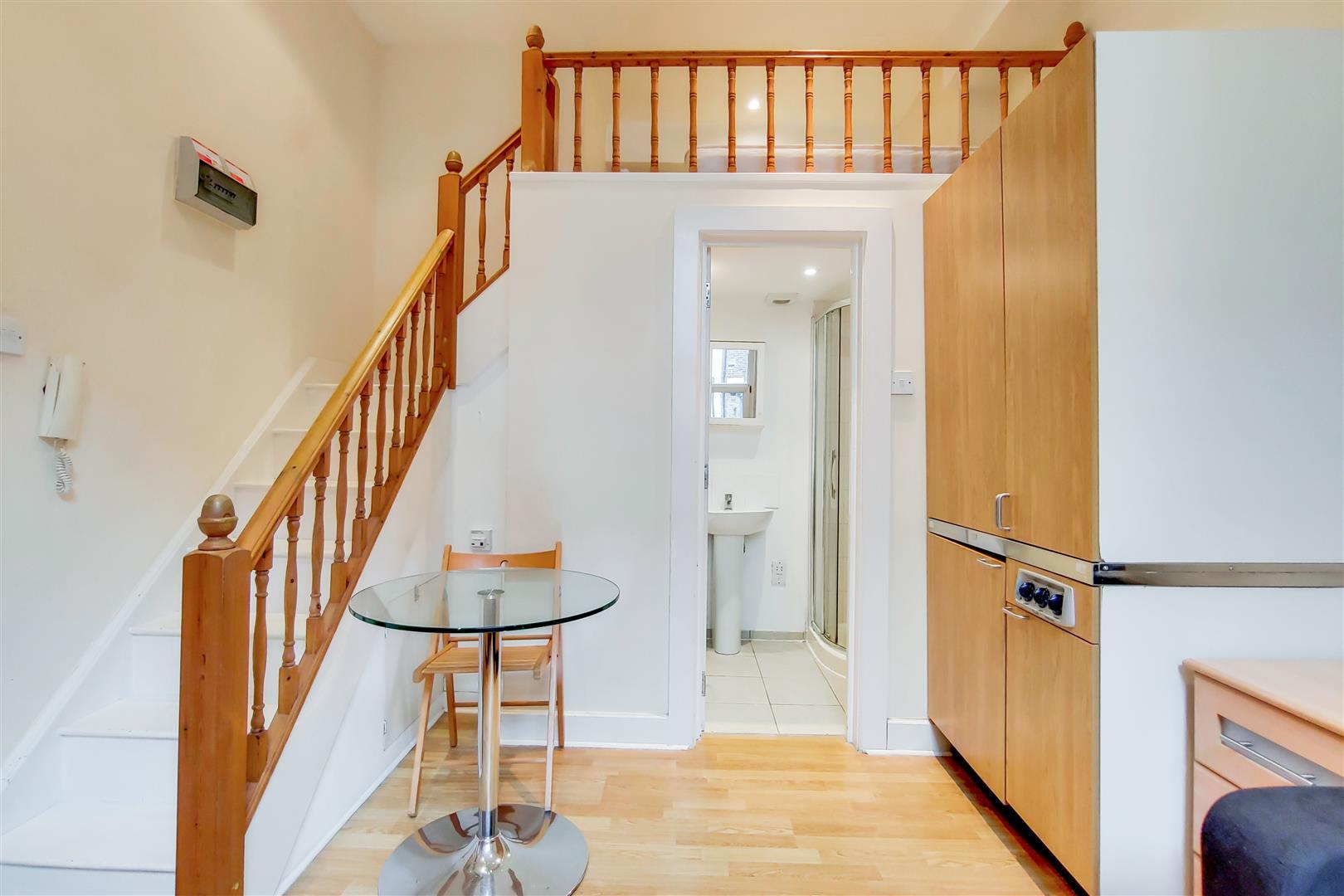 Flat Wrights Lane in Greater London