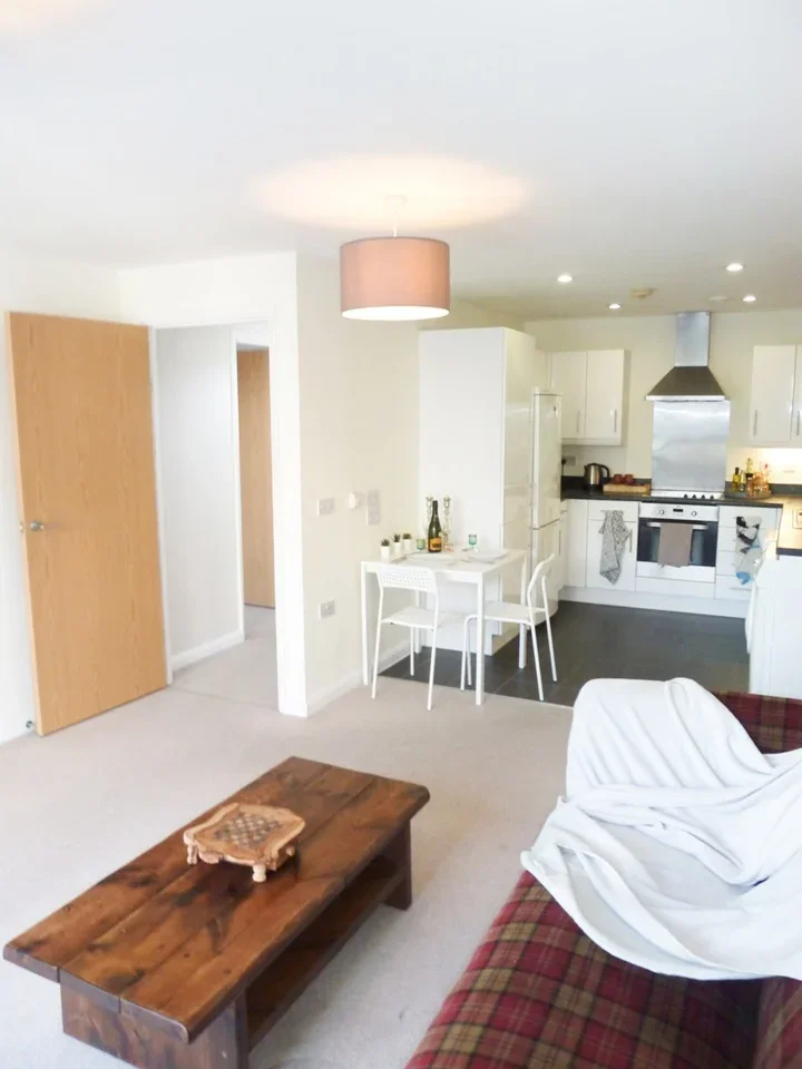 Flat Daneland Walk in Greater London