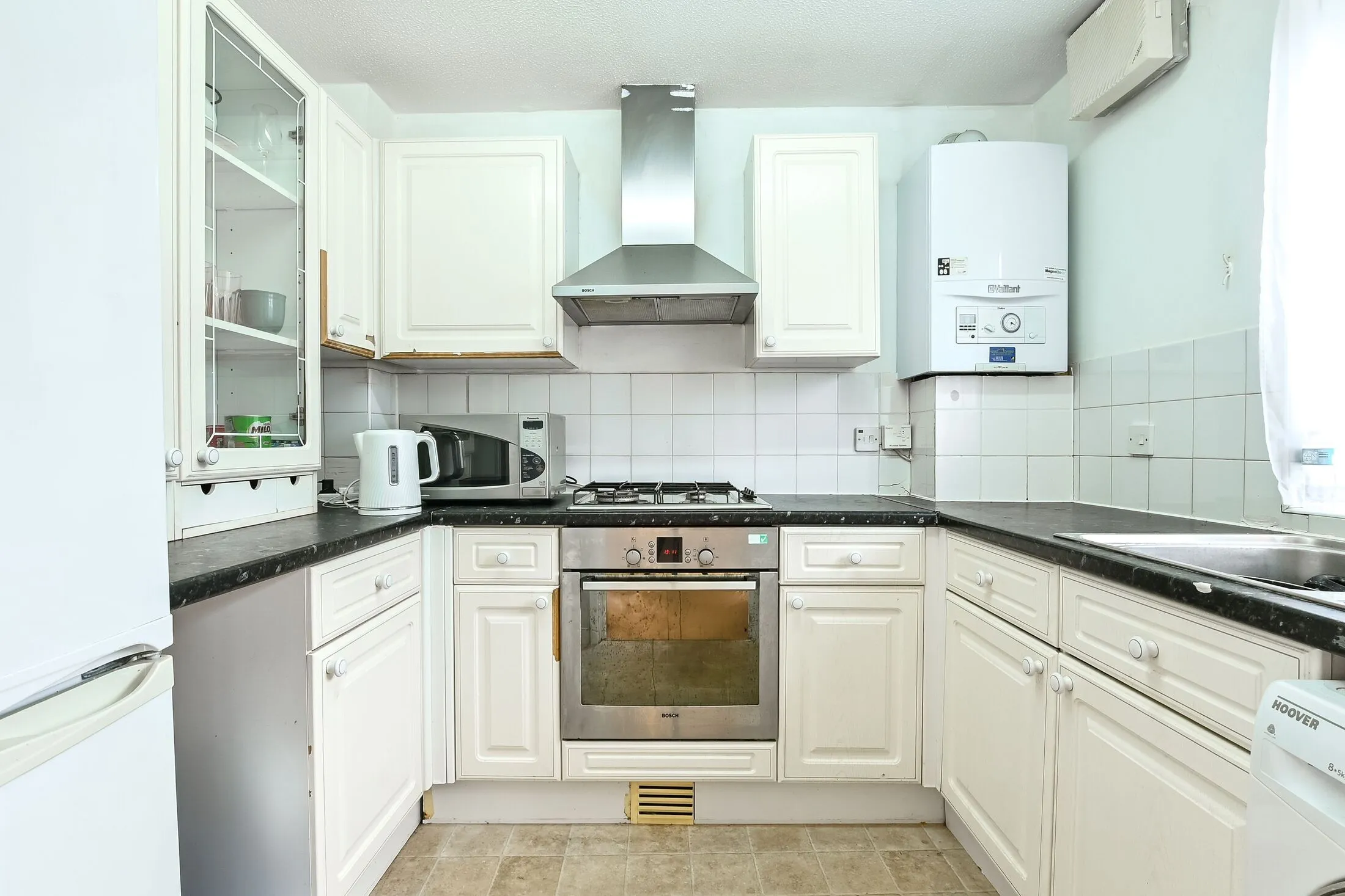 Flat Rainhill Way in Greater London
