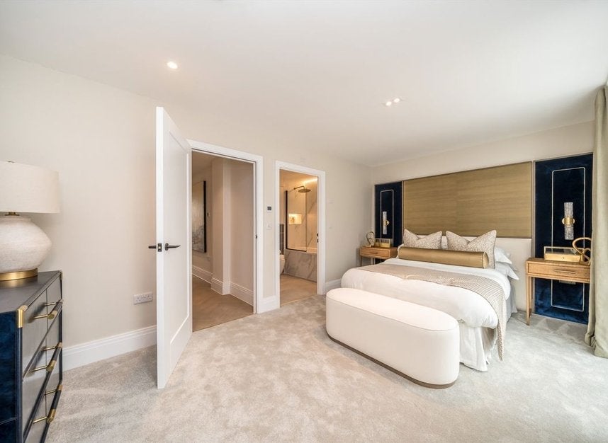 House Bryanston Close in Greater London