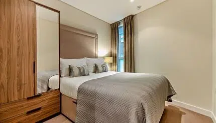 Flat Merchant Square in City of Westminster