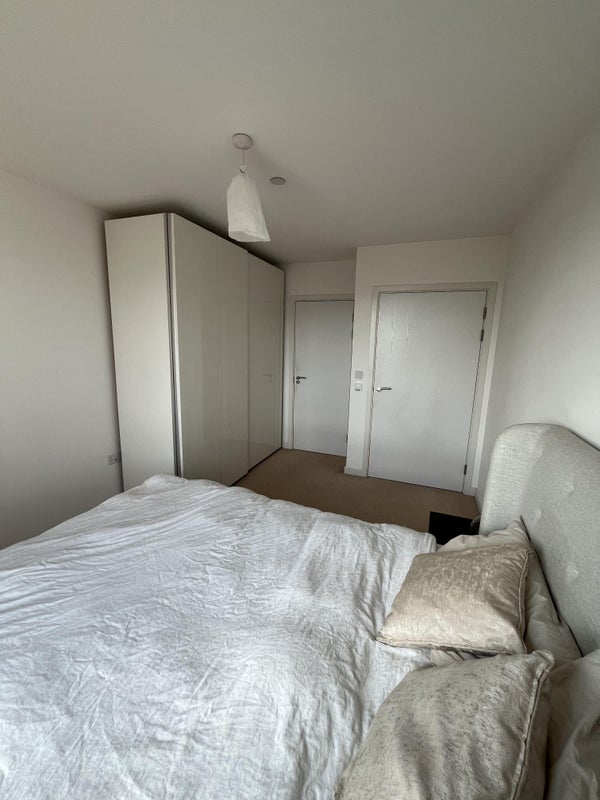 Room Bailey Street in Greater London