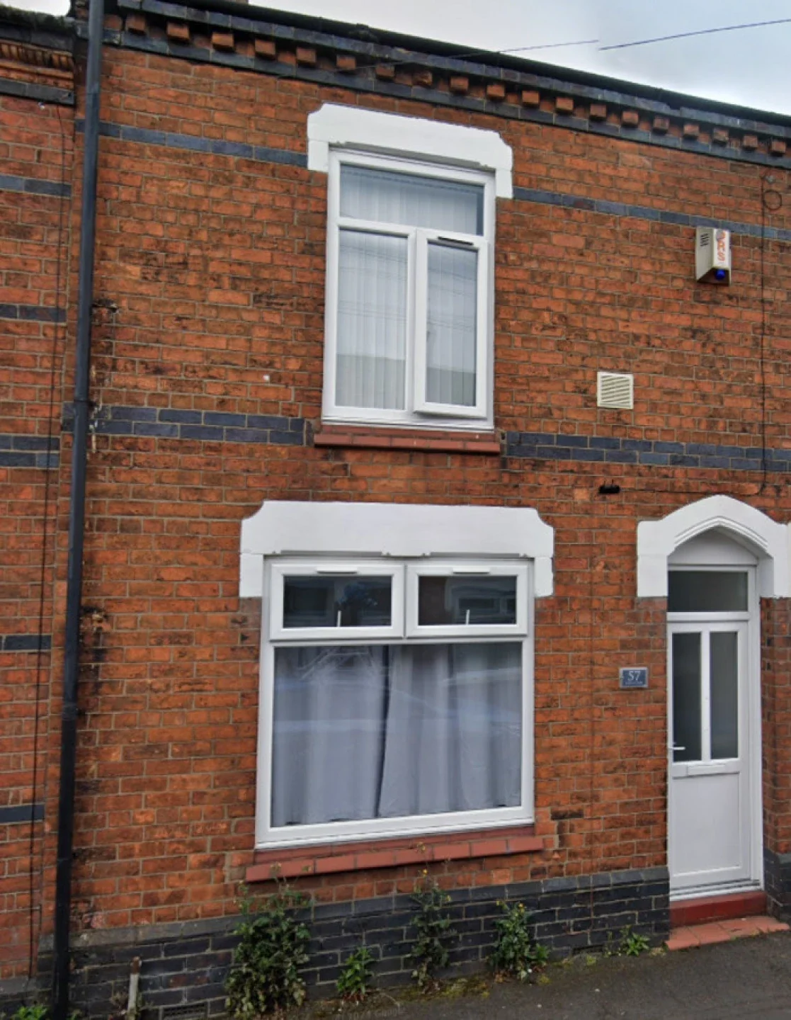 Flat Eardley Court in Crewe