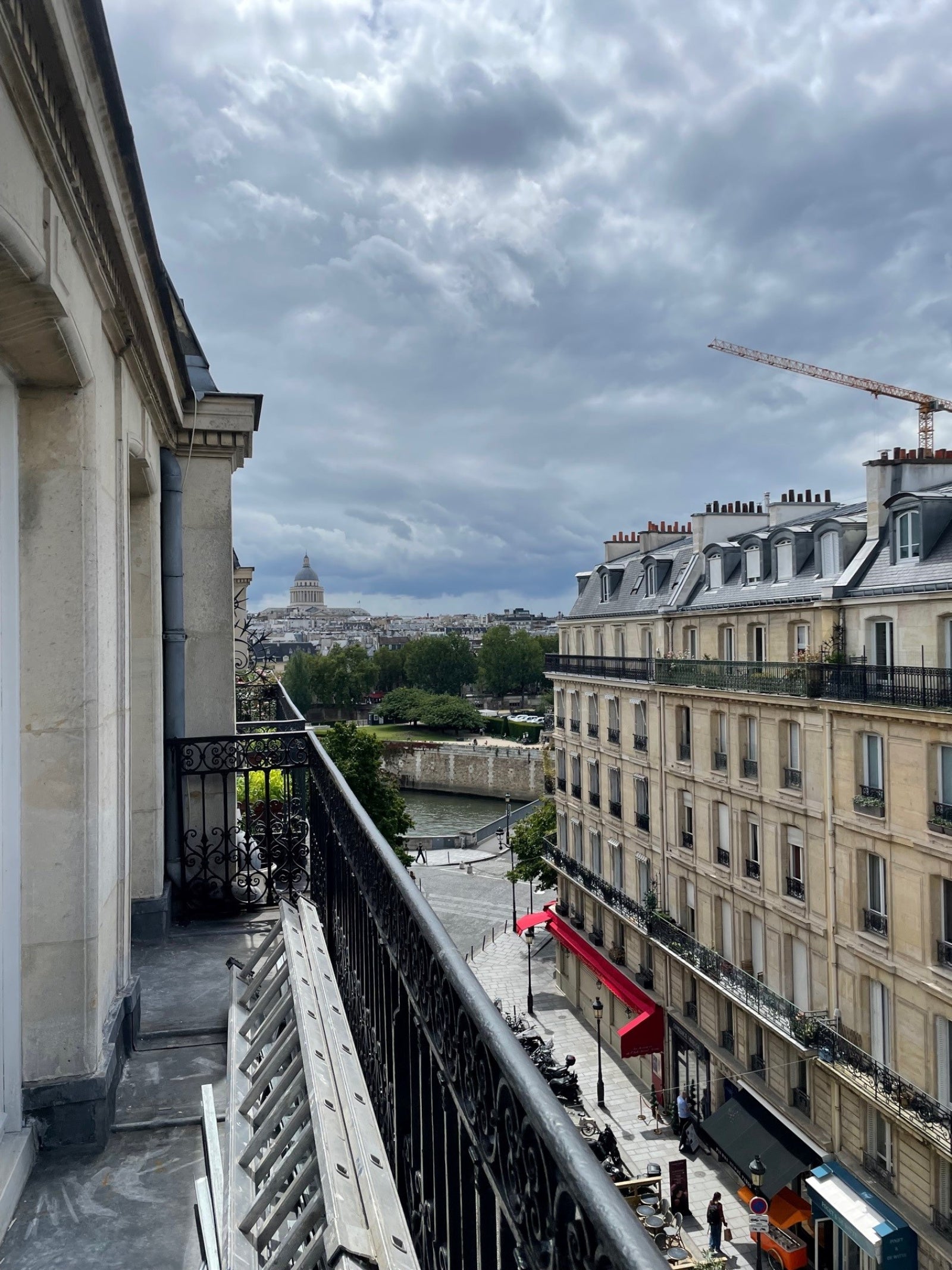 Flat Quai de la Tournelle in Paris