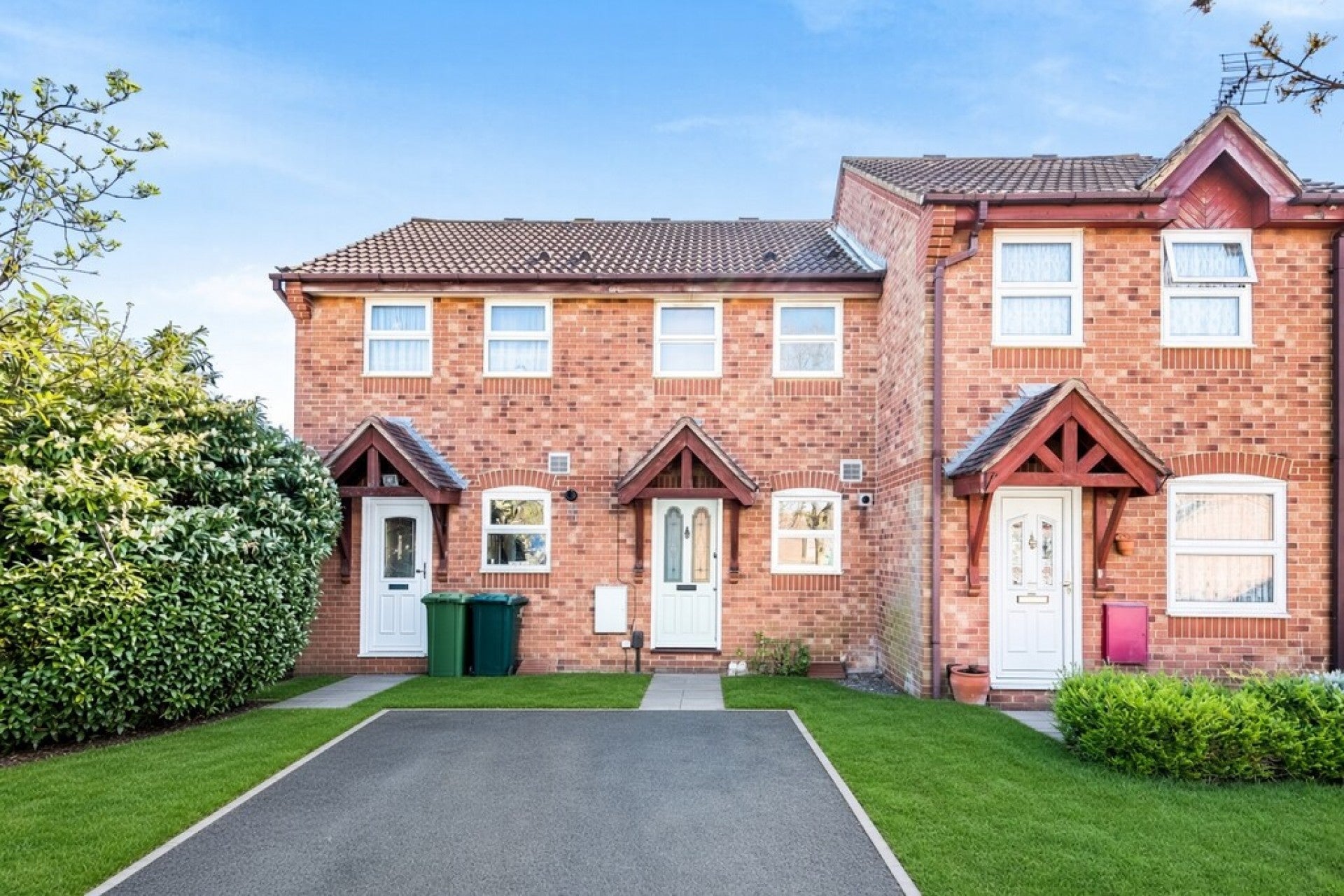 House Masefield Way in Borough of Spelthorne