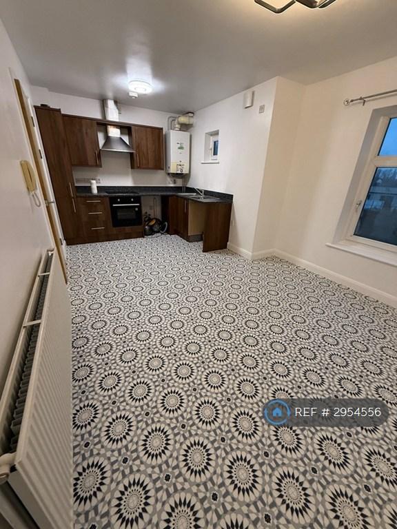 Flat Wellington Road in Salford