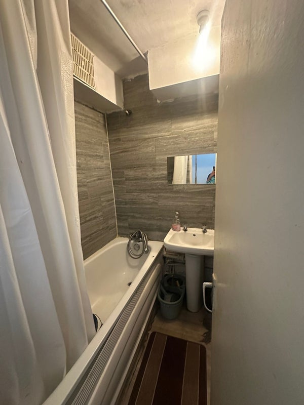 Room Barnardo Gardens in Greater London