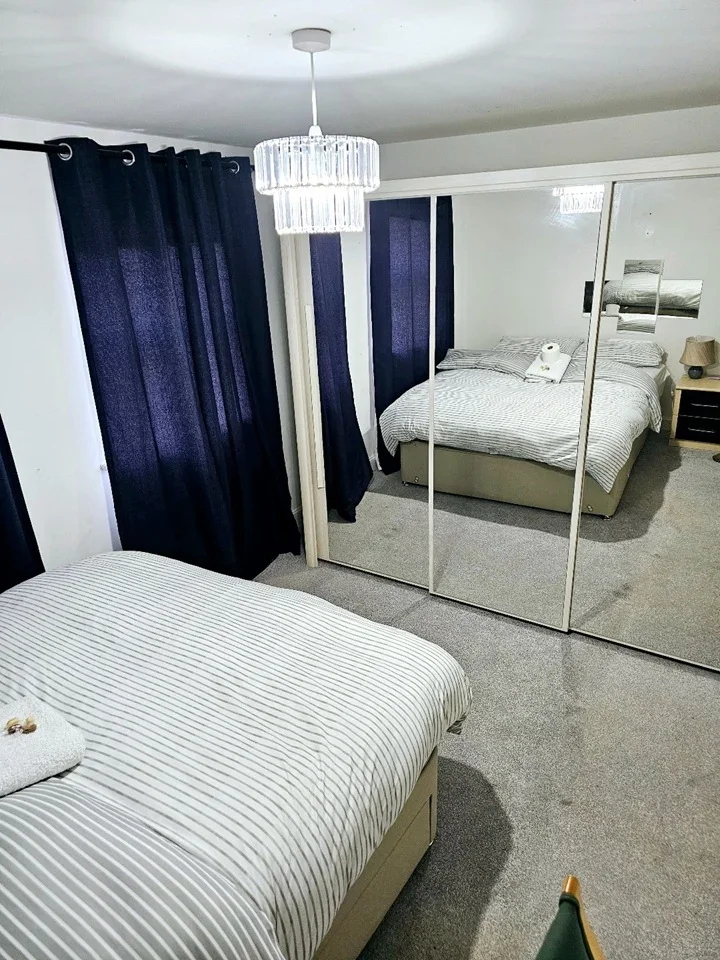 Room Wheeler Close in Burghfield