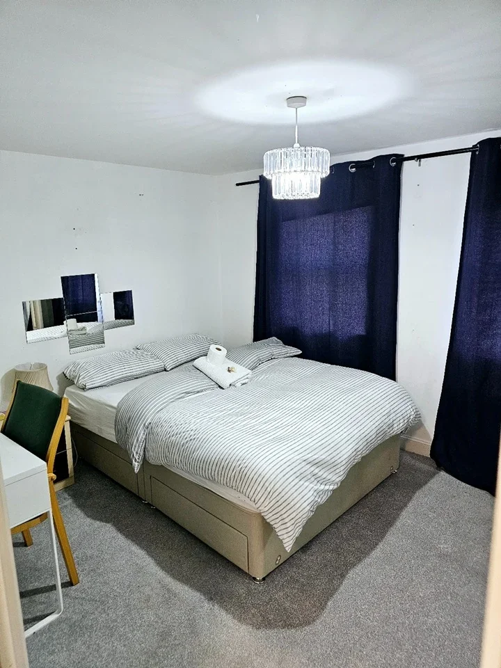 Room Wheeler Close in Burghfield