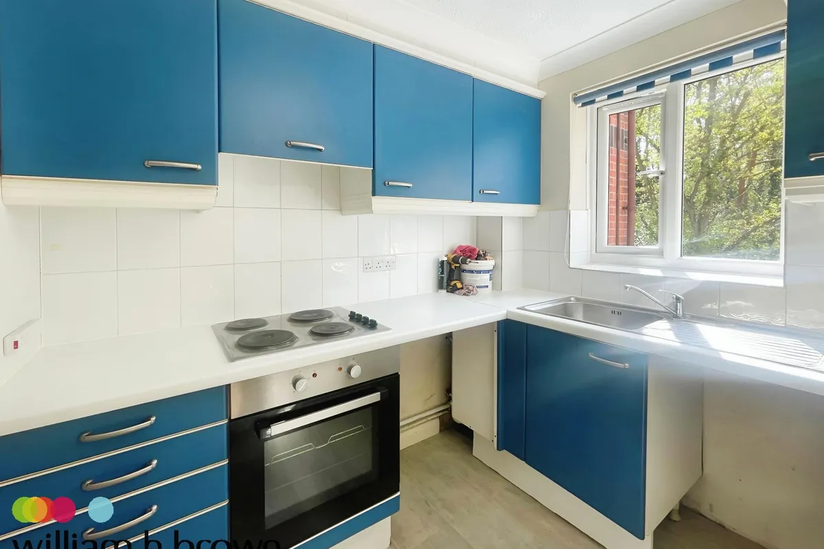Flat Friday Wood Green in Colchester