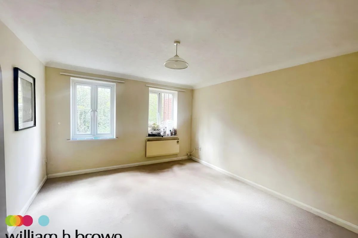 Flat Friday Wood Green in Colchester