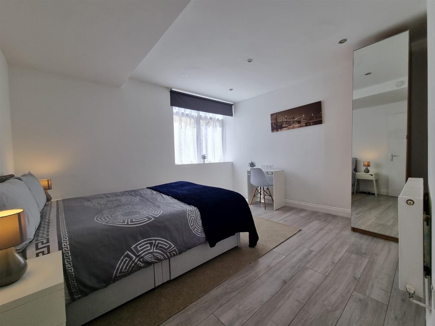 Flat Kidderminster Road in Greater London