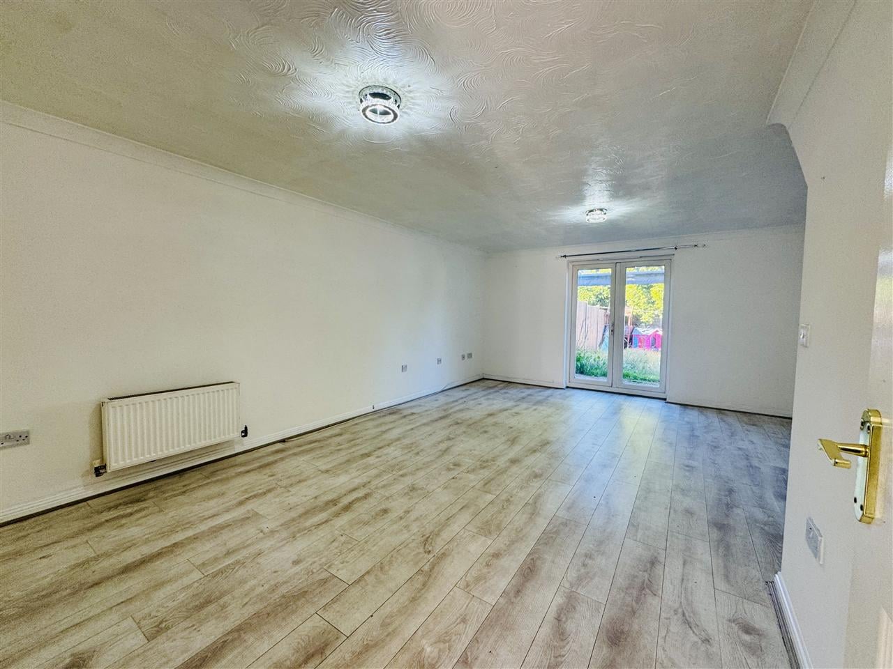 House Derwent Close in Watford