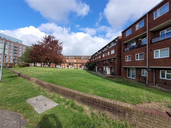 Flat Shenley Road in Hertsmere