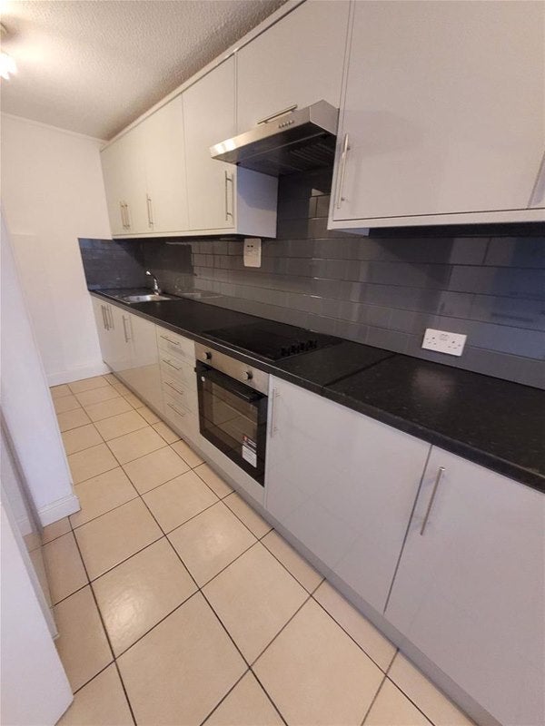 Flat Shenley Road in Hertsmere
