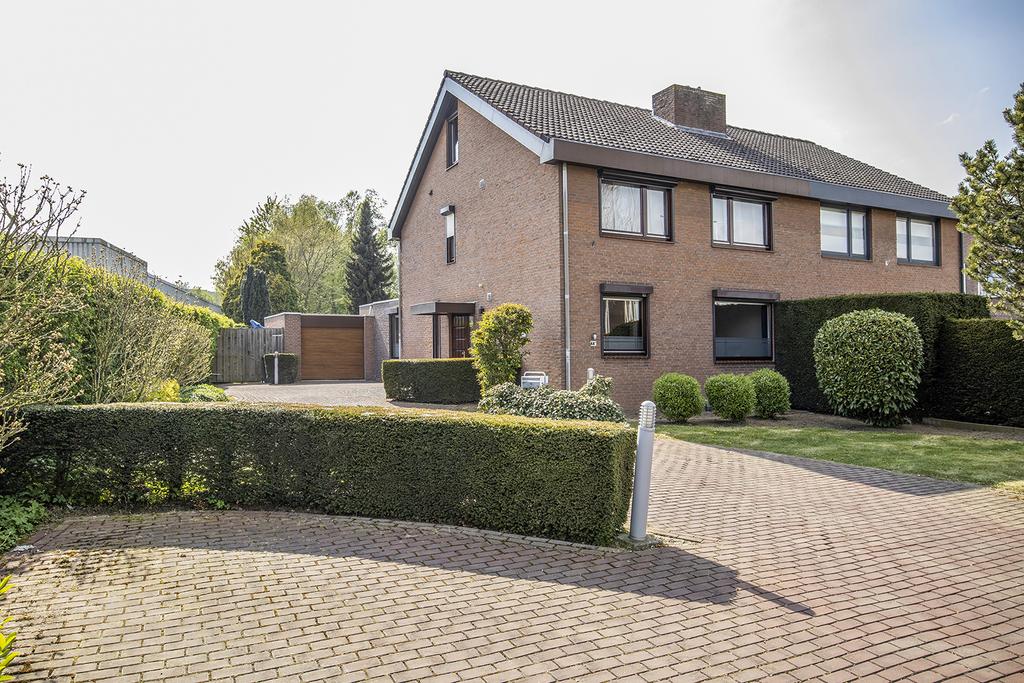 Huis Dorpstraat 44 in Buchten