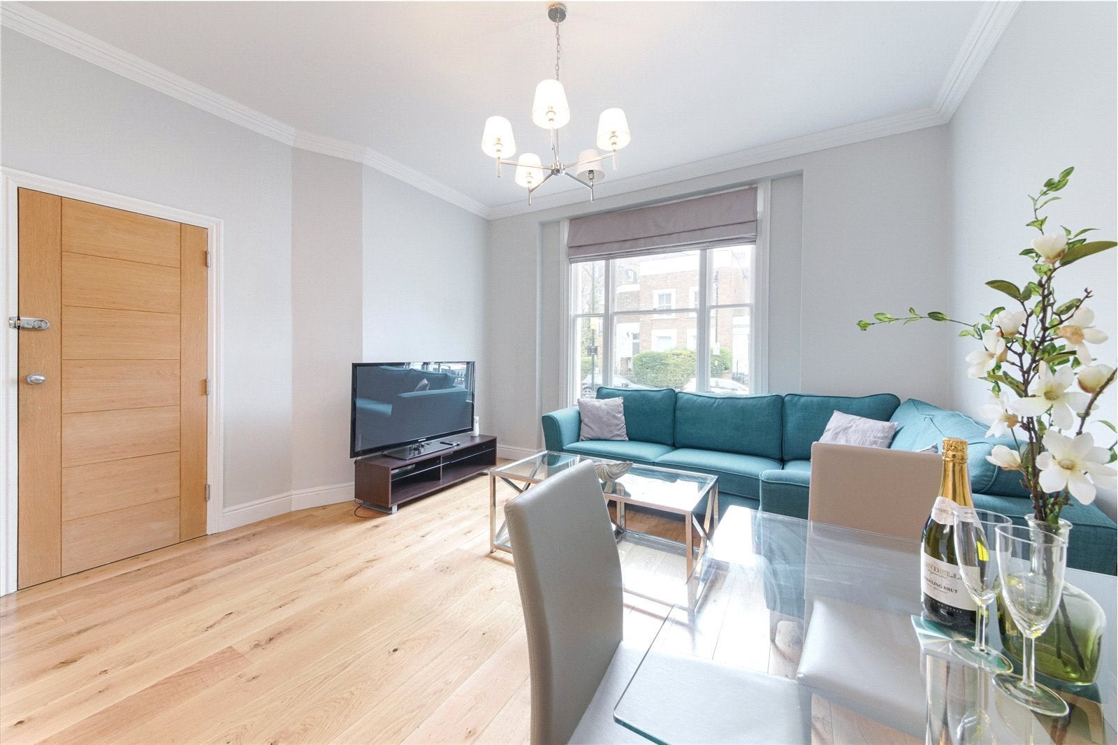 Flat Ockendon Road in Greater London