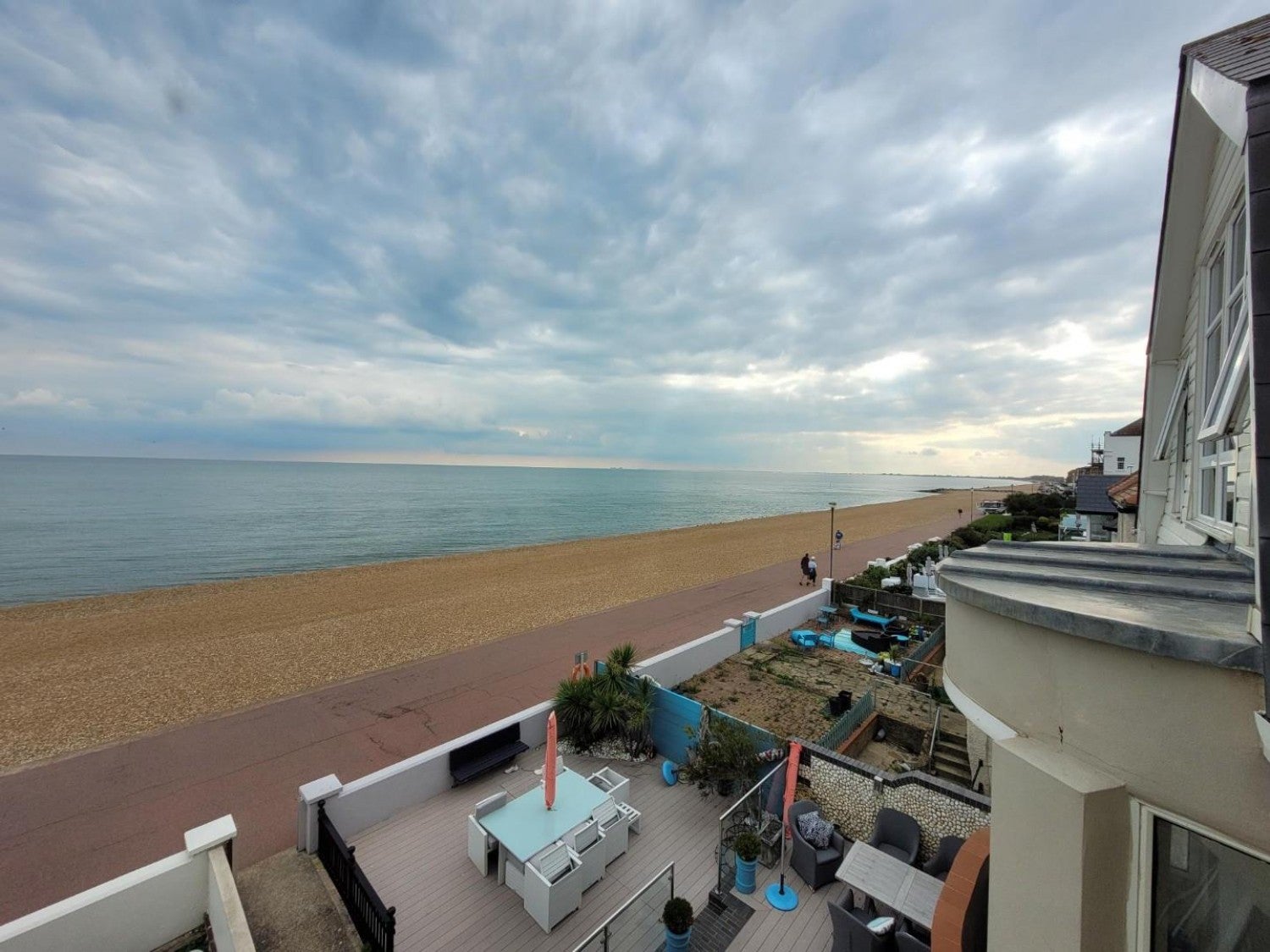 Flat Marine Parade in Folkestone and Hythe District