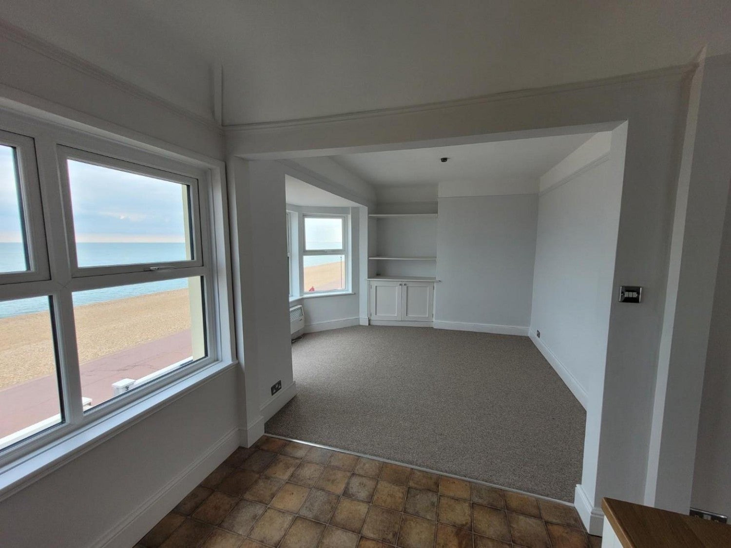 Flat Marine Parade in Folkestone and Hythe District