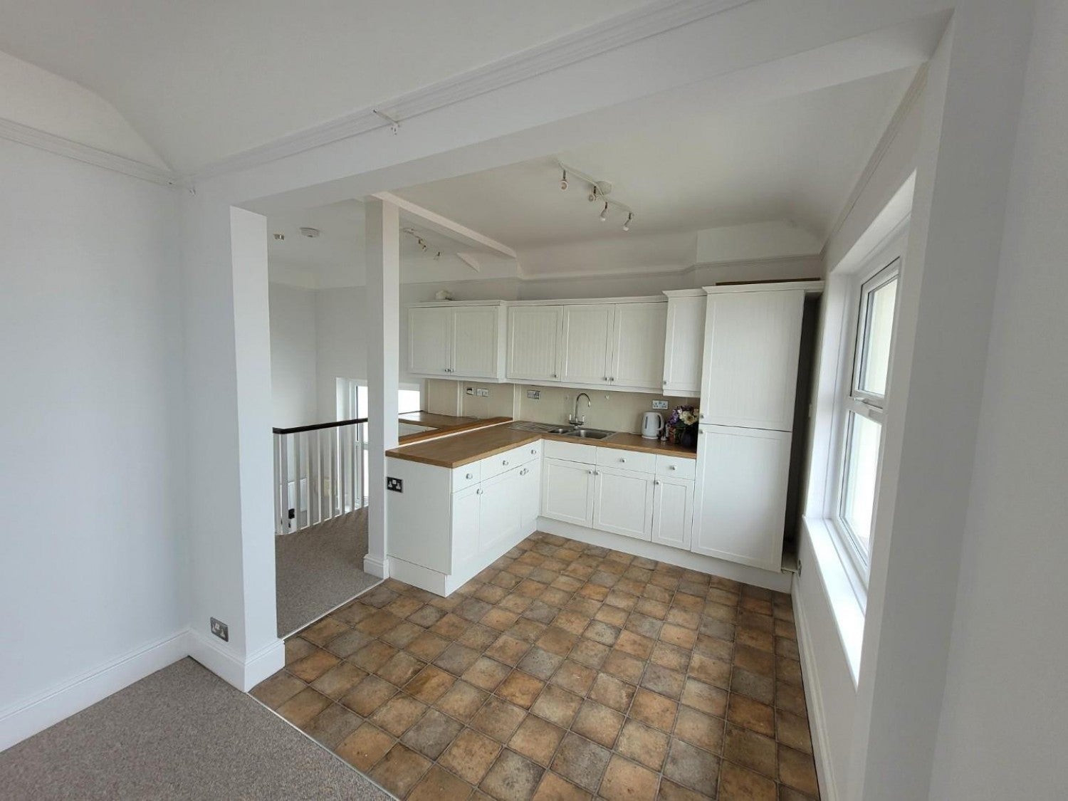 Flat Marine Parade in Folkestone and Hythe District