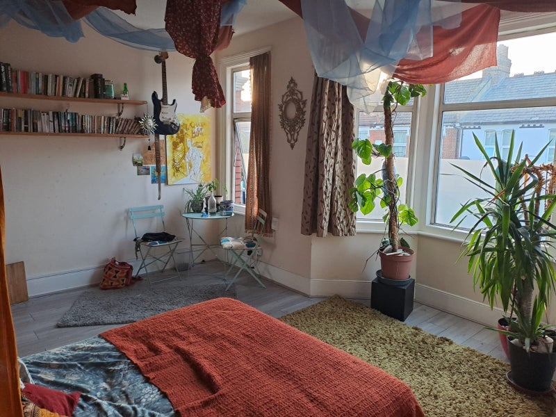 Room Fairfax Road in Greater London