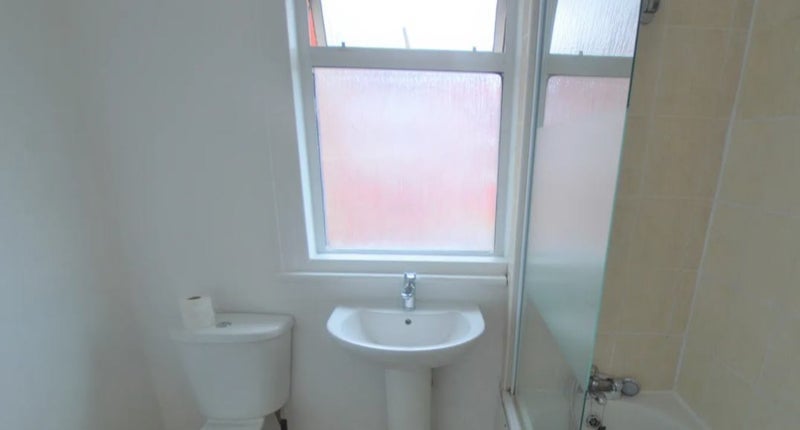 Room Fairfax Road in Greater London