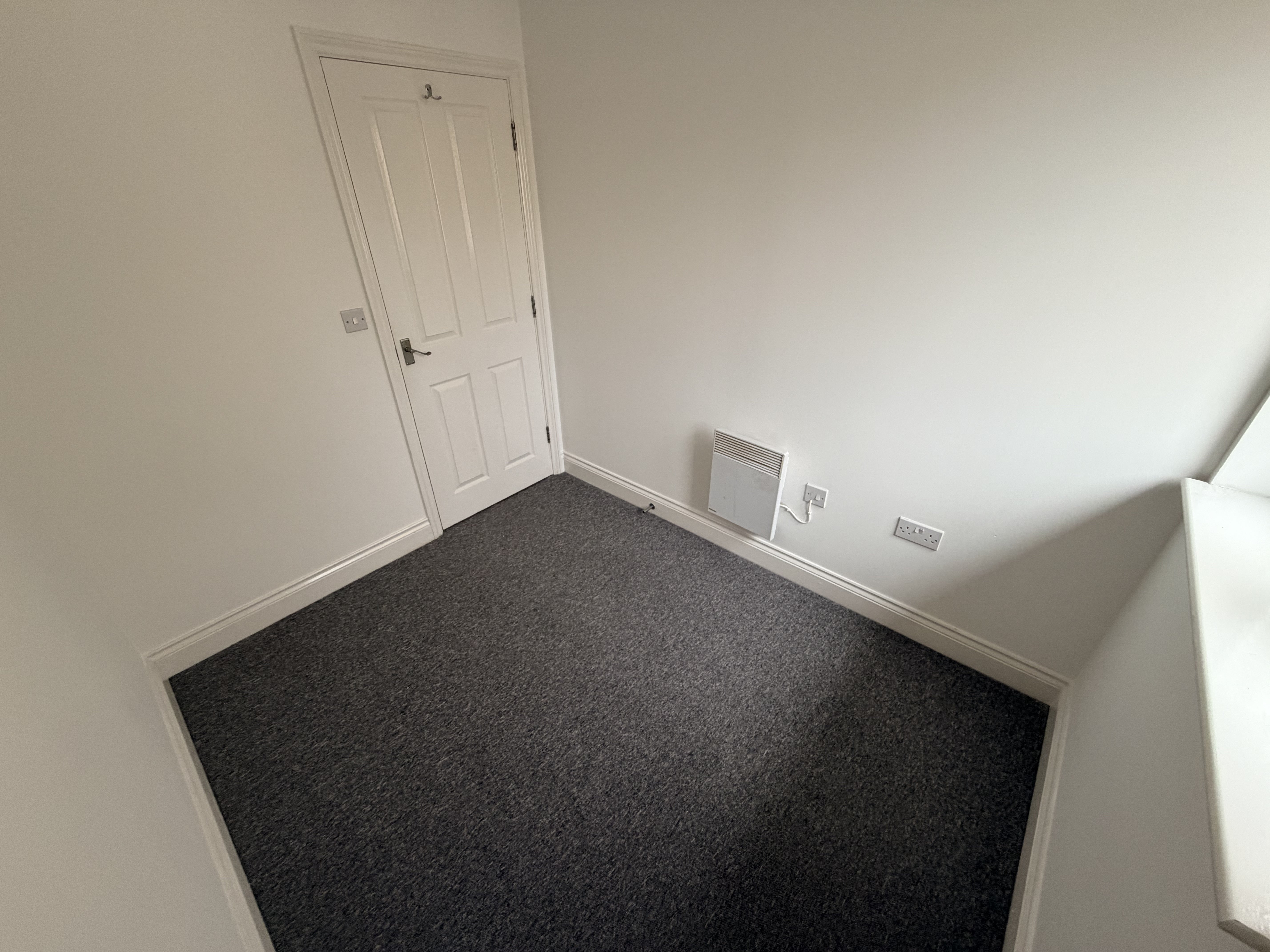 Flat Crown House Close in Breckland District