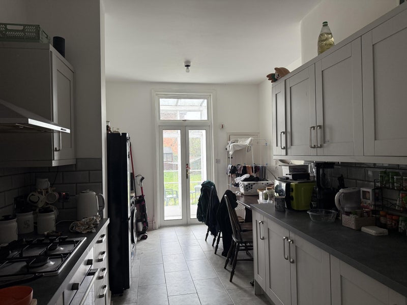 Room Newquay Road in Greater London