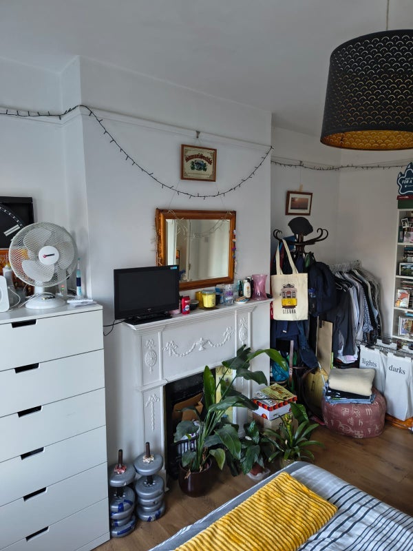 Room Newquay Road in Greater London