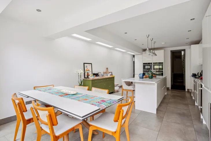 House Ashcombe Street in Greater London