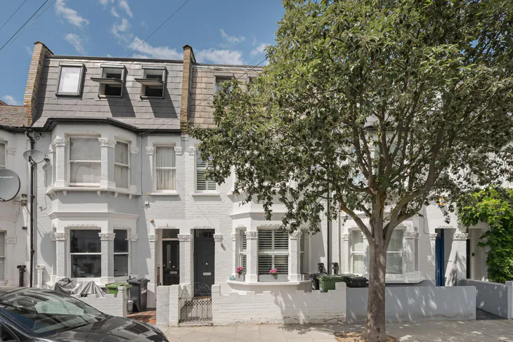 House Ashcombe Street in Greater London