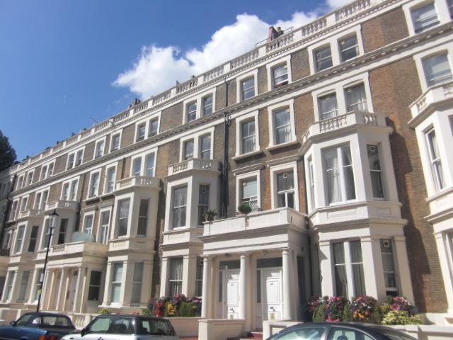 Flat Penywern Road in Greater London