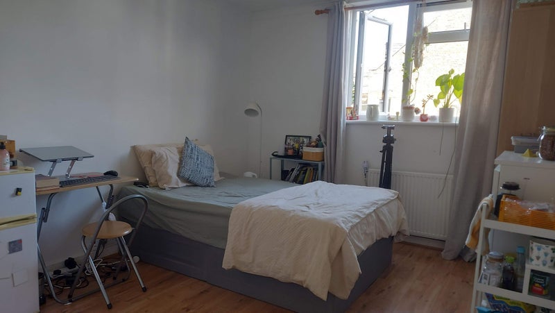 Room Rainville Road in Greater London