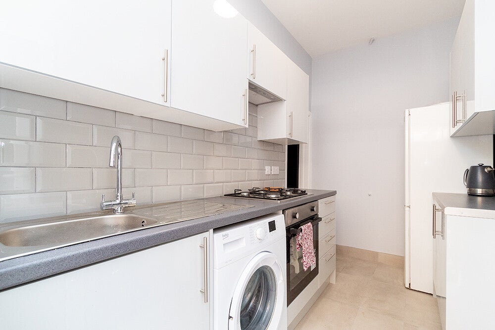 Flat Talbot Road in Greater London