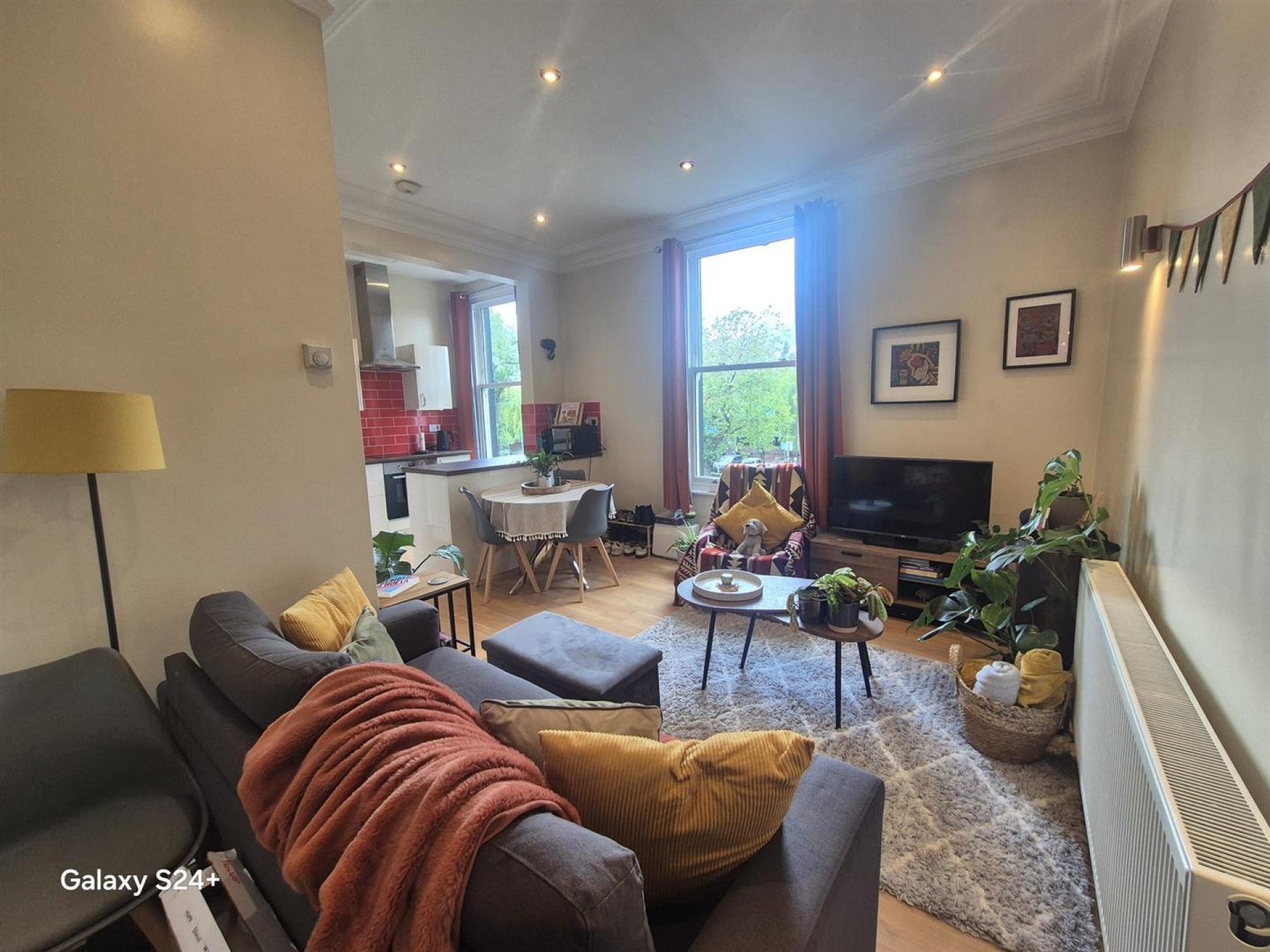 Flat Wilmslow Road in Manchester