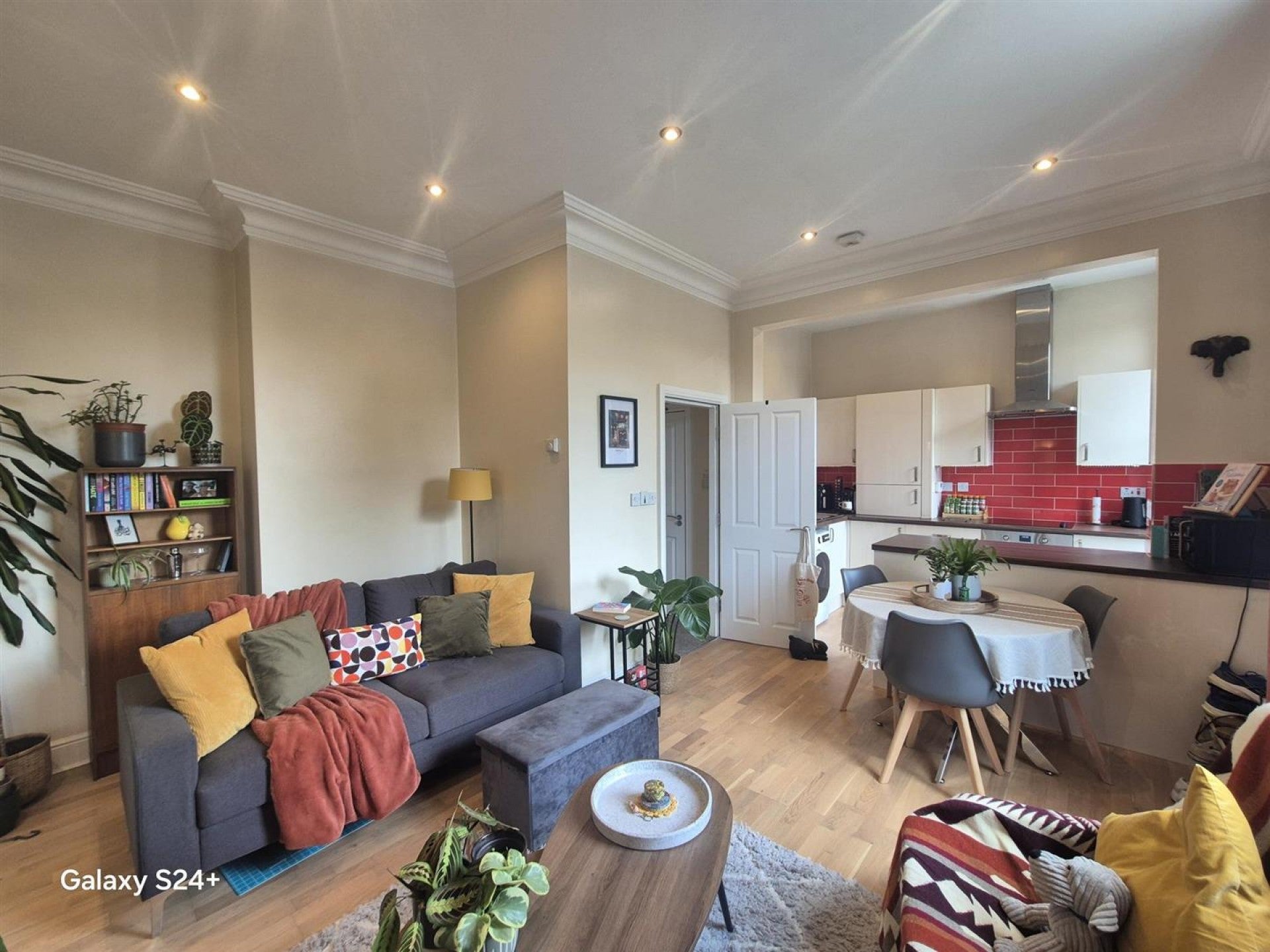Flat Wilmslow Road in Manchester
