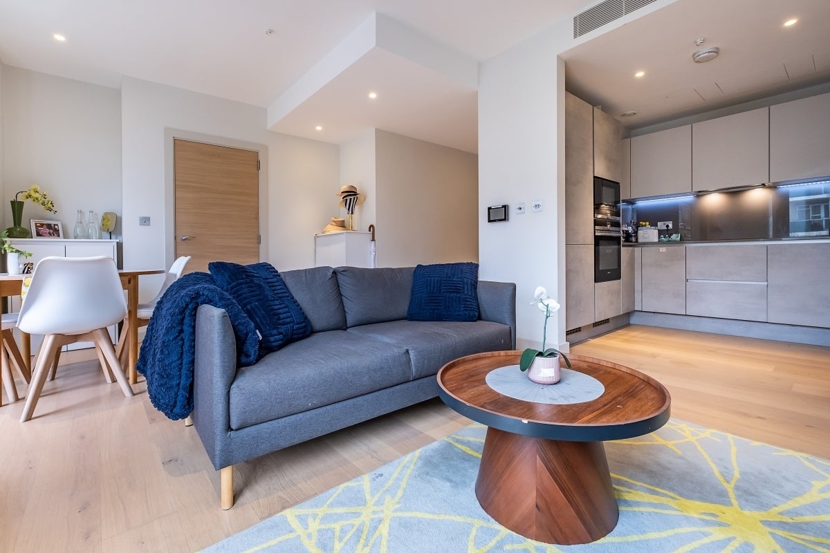 Flat Sutherland Street in City of Westminster