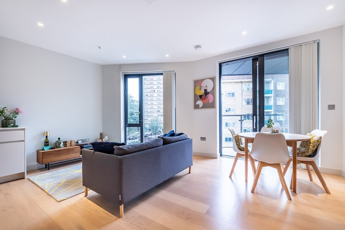 Flat Sutherland Street in City of Westminster