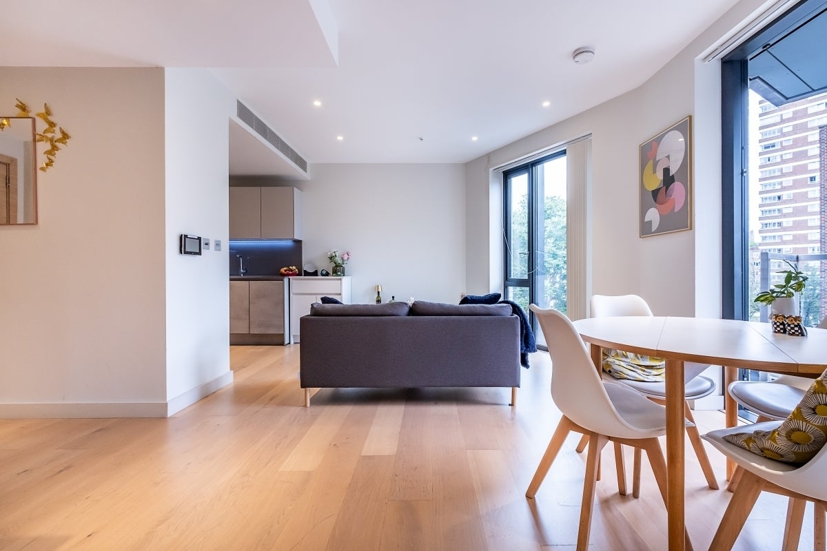 Flat Sutherland Street in City of Westminster