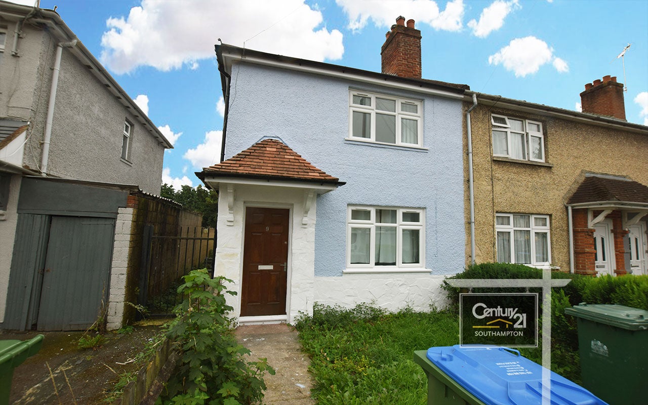 House Sycamore Road in Southampton