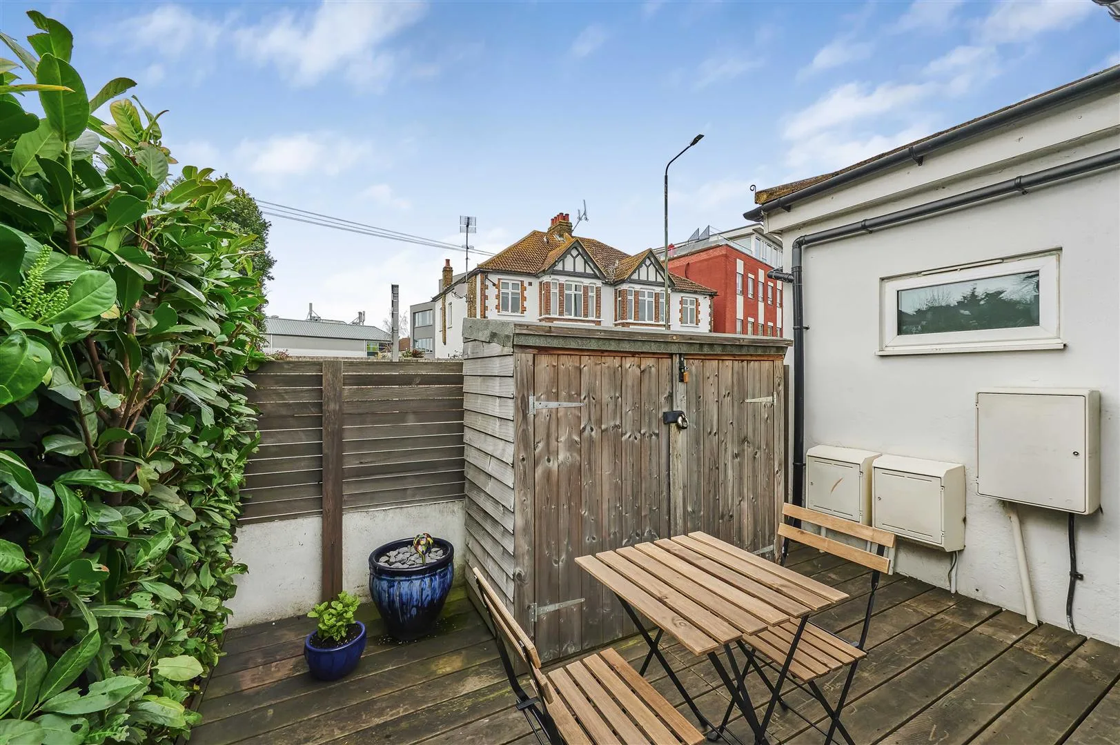 Flat Shalstone Road in Greater London
