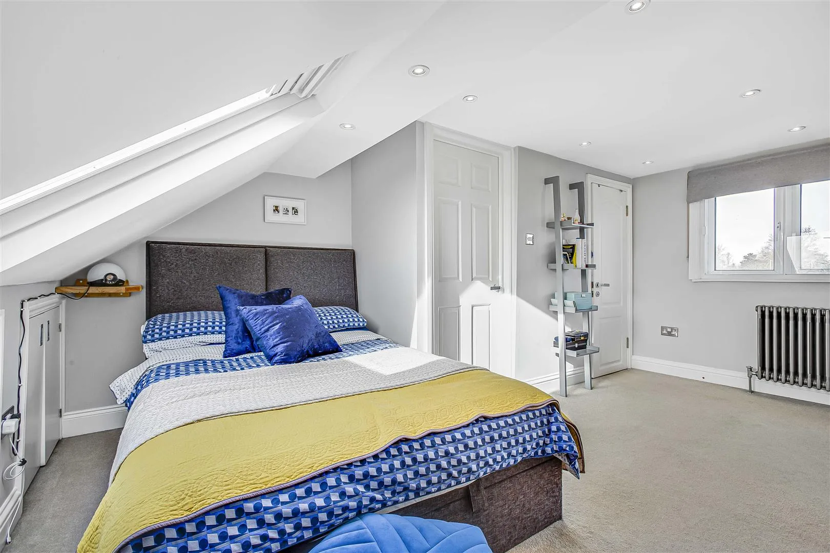 Flat Shalstone Road in Greater London