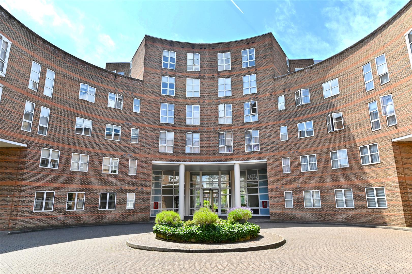 Flat Manbre Road in Greater London