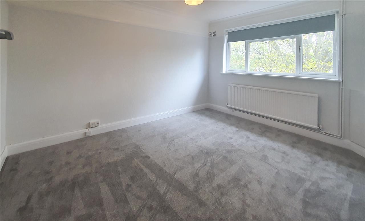 Flat East Close in Greater London