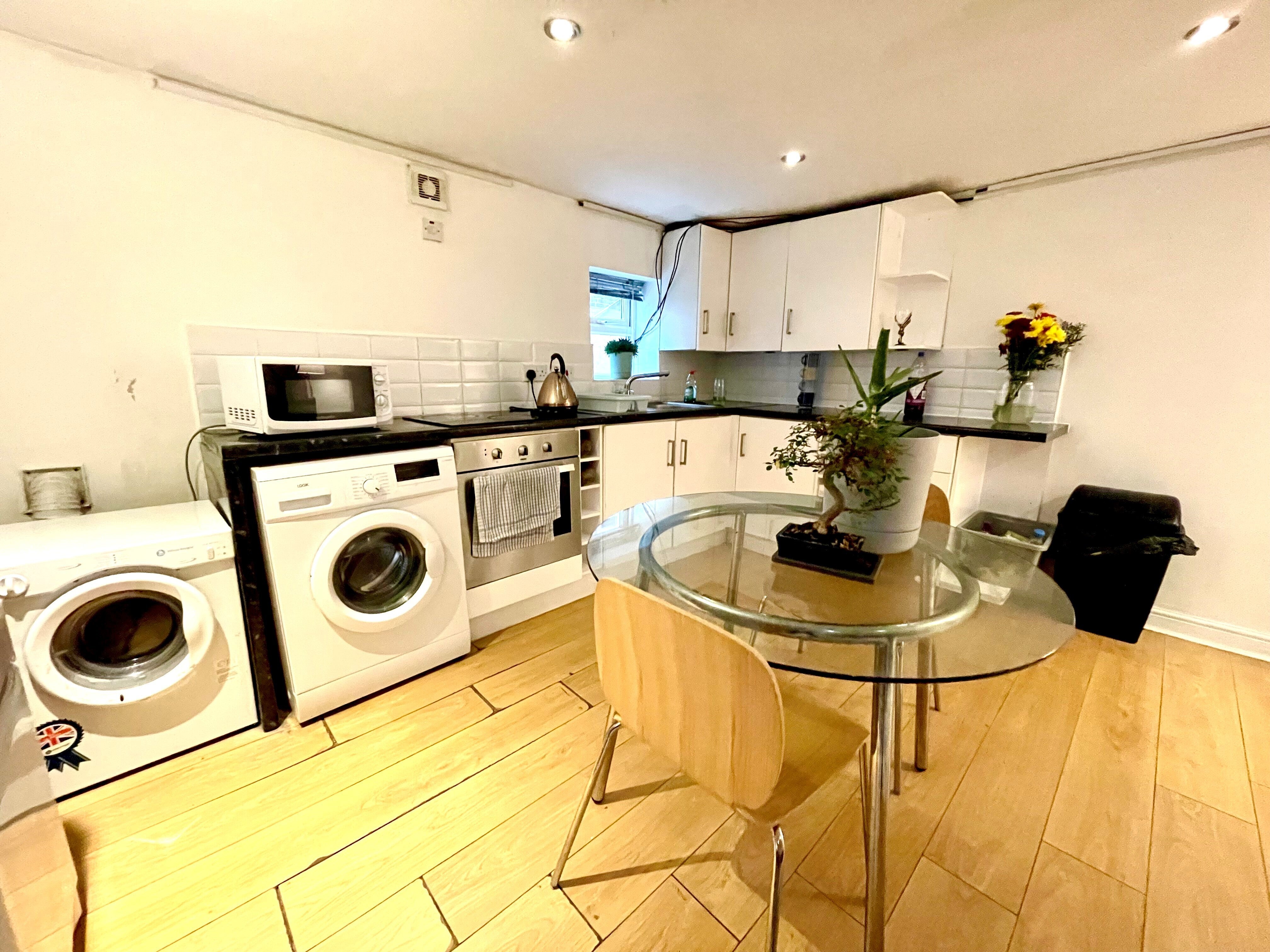 Flat Mayfield Road in Manchester