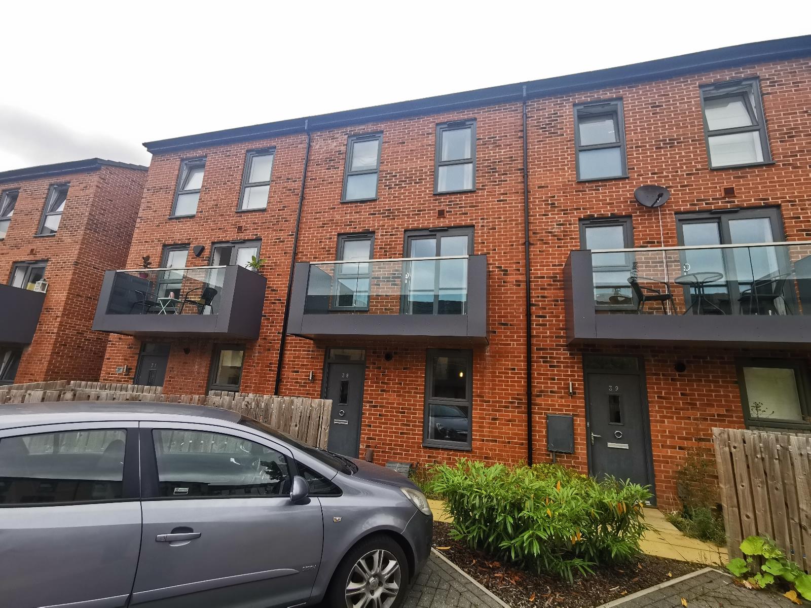 House St Christopher's Walk in Wakefield