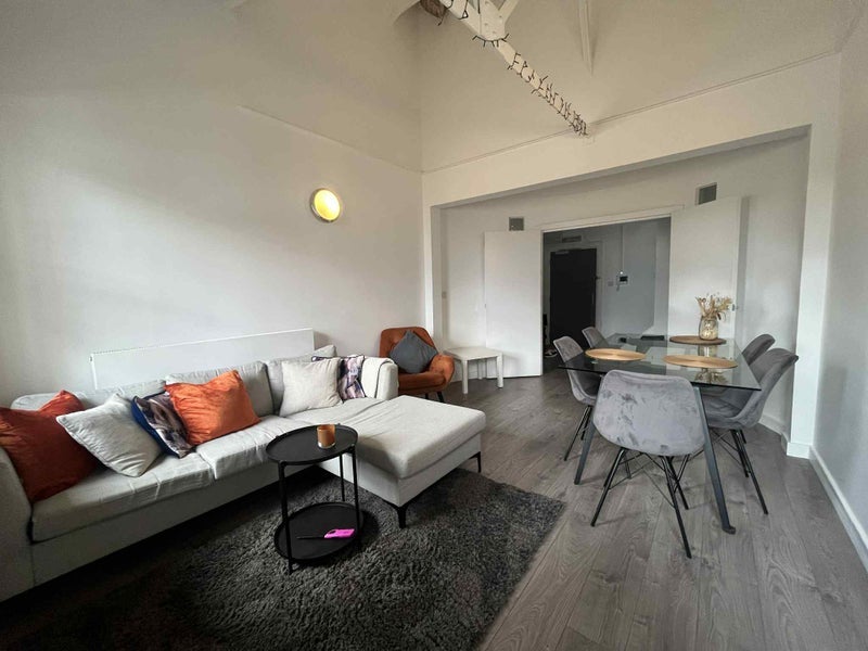 Room Tyssen Street in Greater London