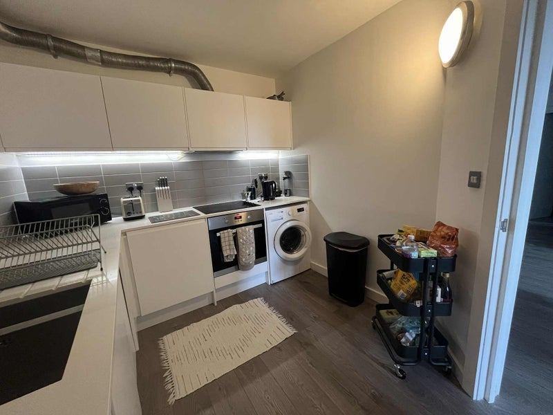 Room Tyssen Street in Greater London